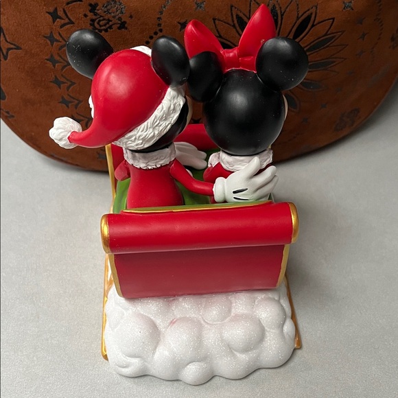 Disney Festive Sleigh with Mickey and Minnie - Red and Green - Picture 3 of 7